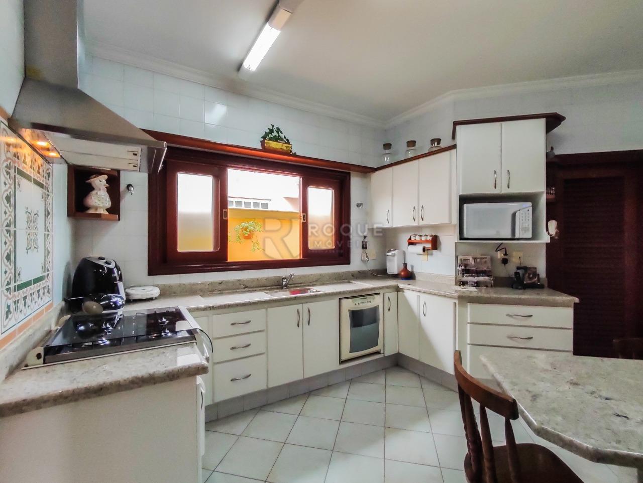 Casa em condomínio à venda no bairro Villa San Marino: COZINHA