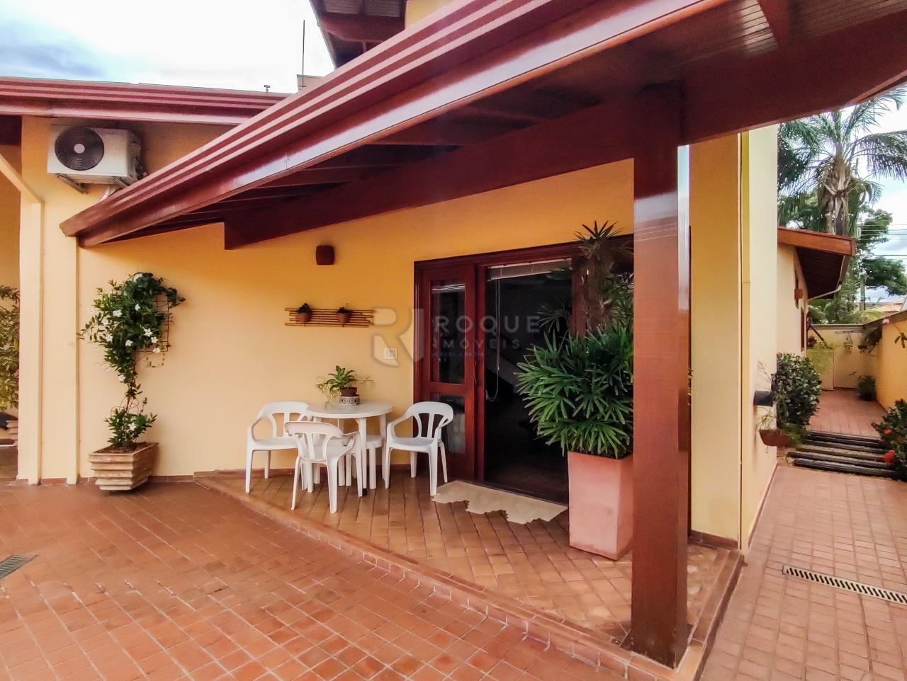 Casa em condomínio à venda no bairro Villa San Marino: VARANDA