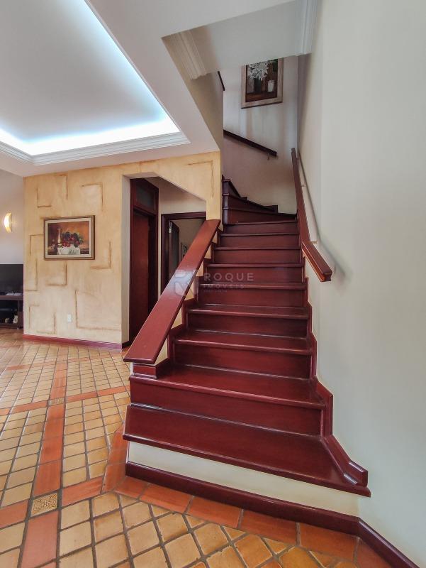 Casa em condomínio à venda no bairro Villa San Marino: ACESSO PISO SUPERIOR