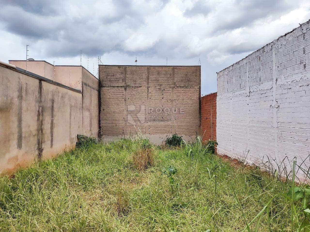 Terreno à venda no bairro Jardim Campo Verde I: 