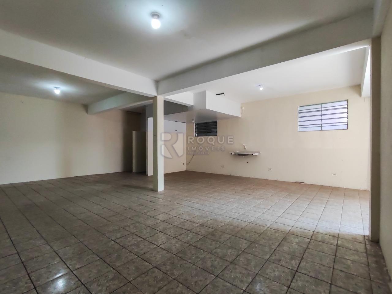 Casa com salão à venda no bairro Jardim Gustavo Picinini: SALÃO