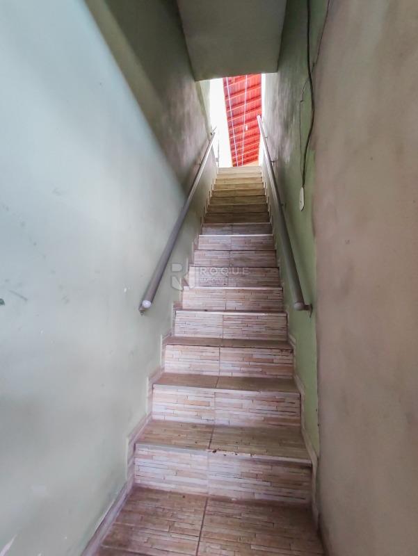 Casa com salão à venda no bairro Jardim Gustavo Picinini: ACESSO PISO SUPERIOR