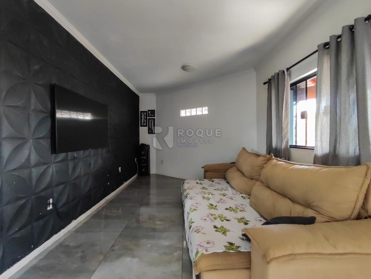 Casa com salão à venda no bairro Jardim Gustavo Picinini: SALA DE TV