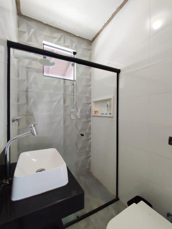 Casa com salão à venda no bairro Jardim Gustavo Picinini: BANHEIRO SOCIAL