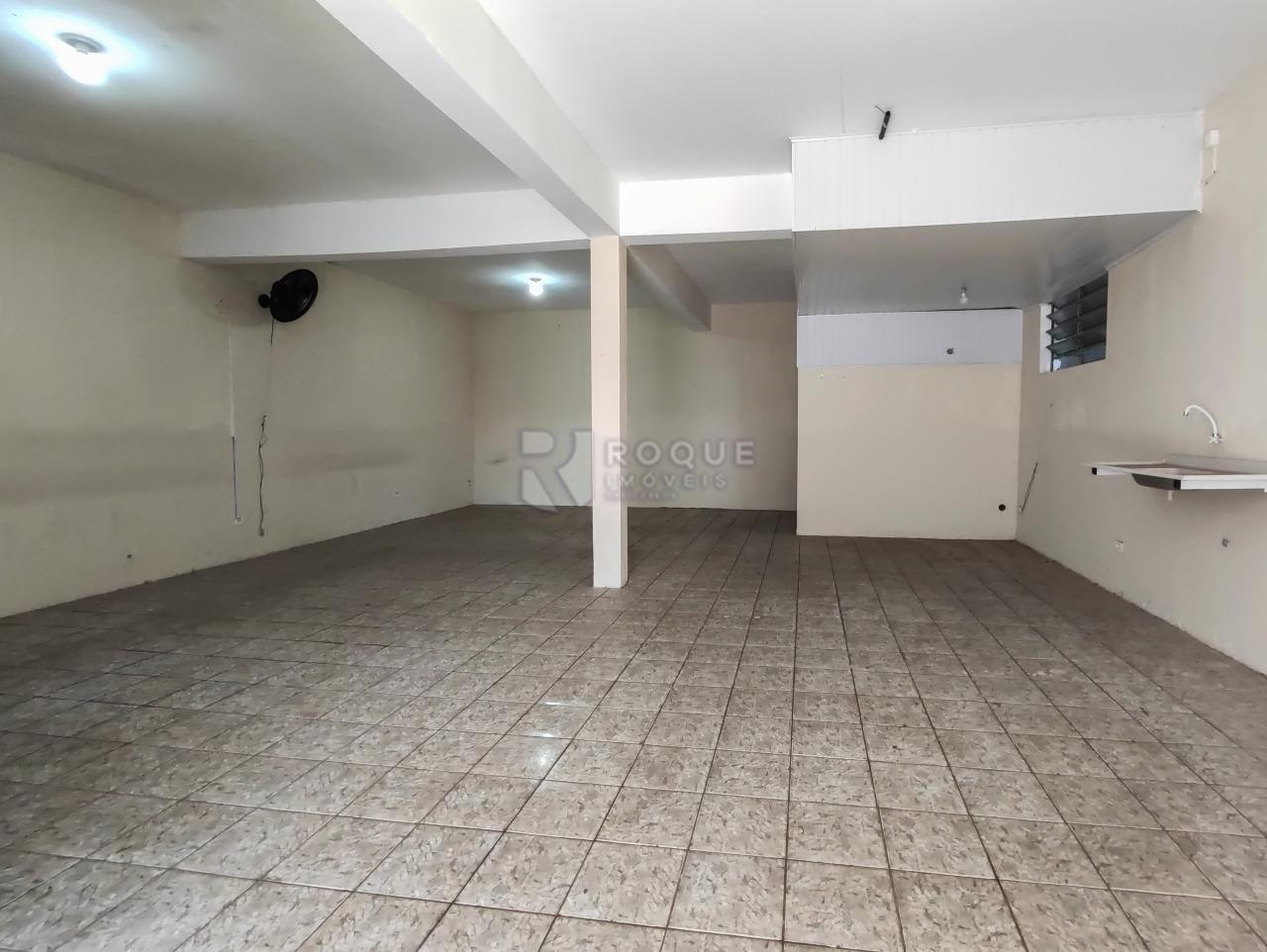 Casa com salão à venda no bairro Jardim Gustavo Picinini: SALÃO