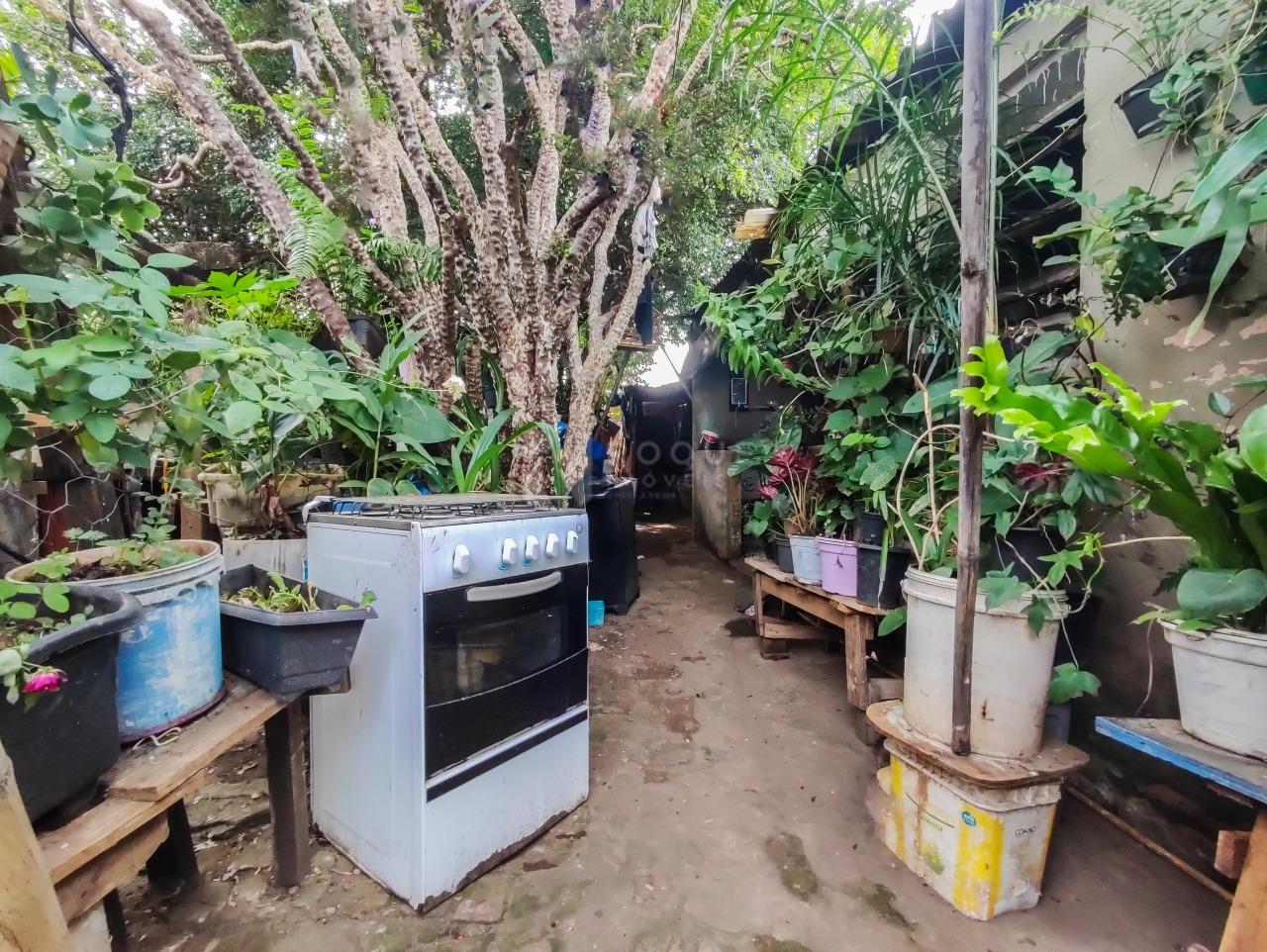 Casa Residencial à venda no bairro Vila Queiroz: FUNDOS CASA 2