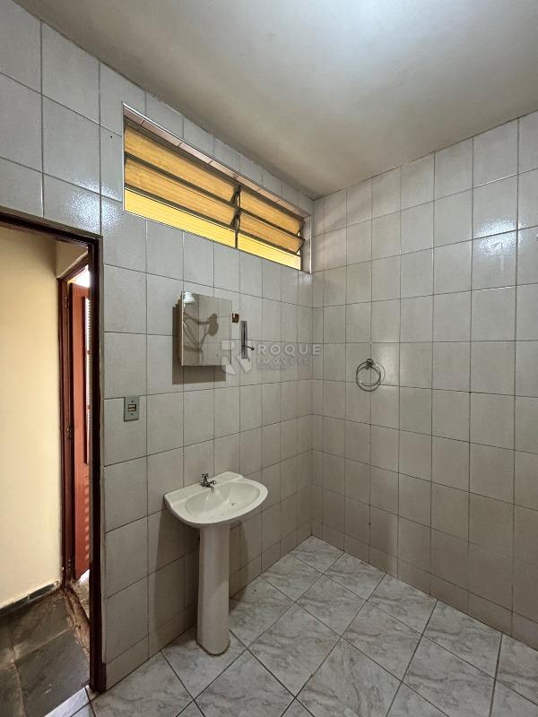Casa Residencial para aluguel no bairro Jardim Santo André: WC social fundo