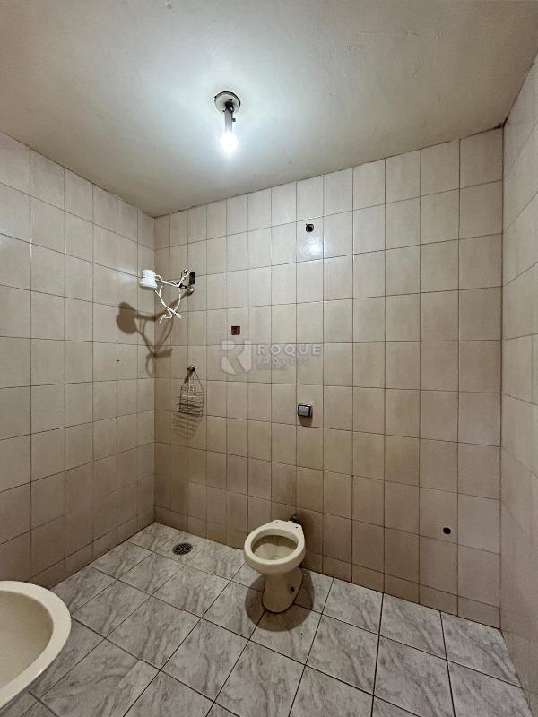 Casa Residencial para aluguel no bairro Jardim Santo André: WC social fundo