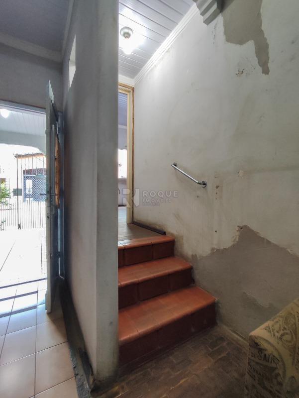 Casa Comercial à venda no bairro Centro: ACESSO DORMITÓRIO 1