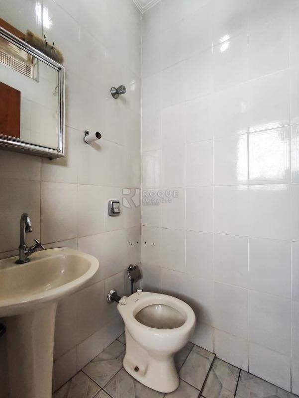 Casa Residencial à venda no bairro Jardim Caieira: BANHEIRO SOCIAL EXTERNO