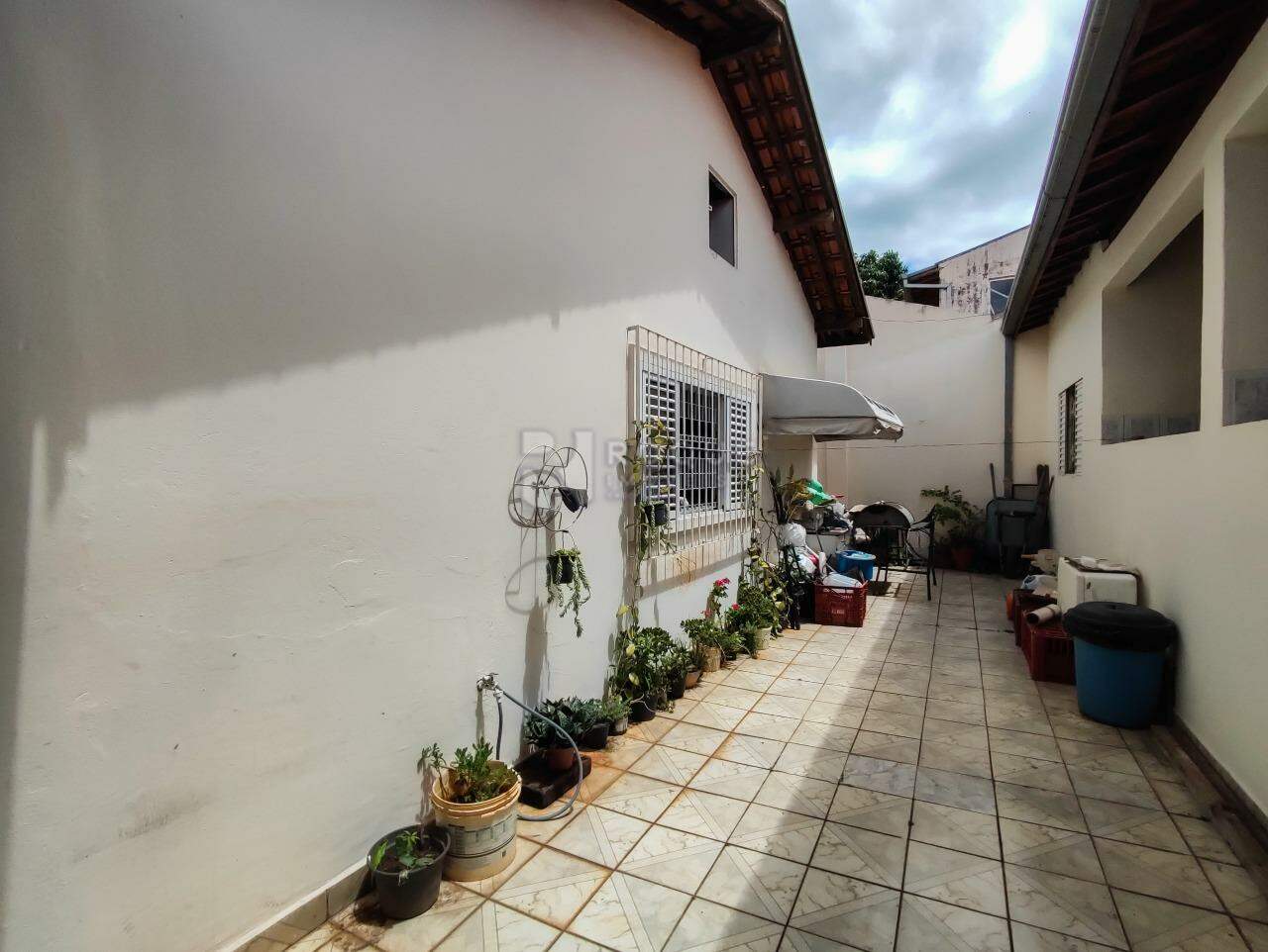 Casa Residencial à venda no bairro Jardim Caieira: QUINTAL