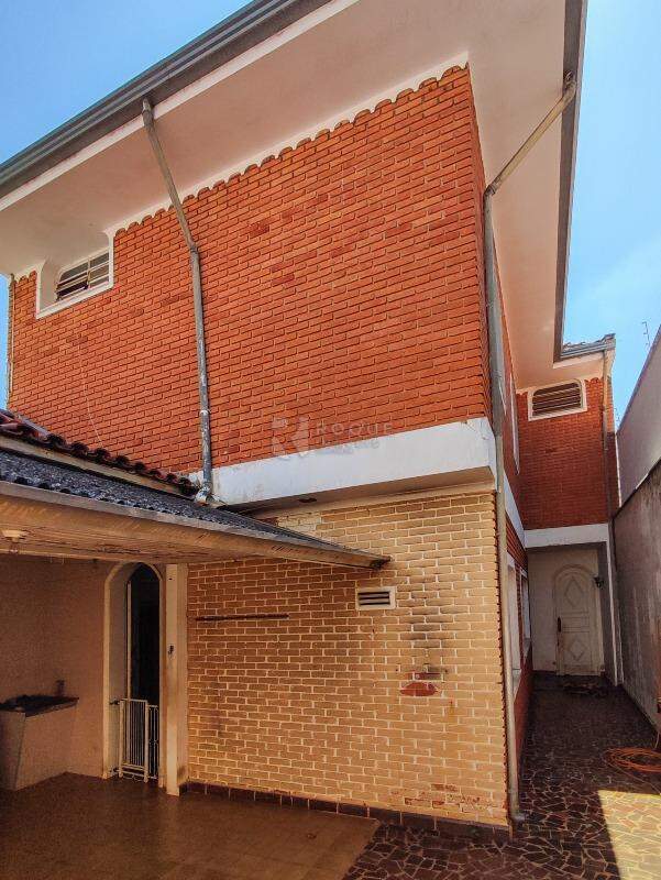 Casa Residencial à venda no bairro Vila São João: FUNDOS