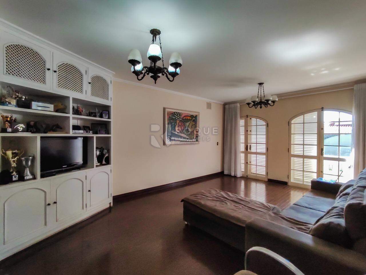 Casa Residencial à venda no bairro Vila São João: SALA DE ESTAR