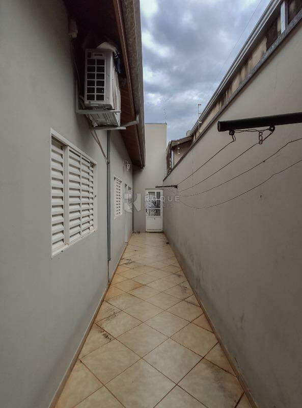 Casa Residencial para aluguel no bairro Parque Residencial Aeroporto: Corredor