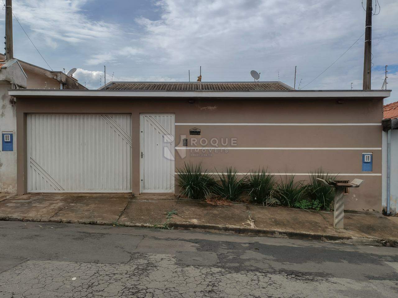 Casa Residencial para aluguel no bairro Parque Residencial Aeroporto: Fachada 