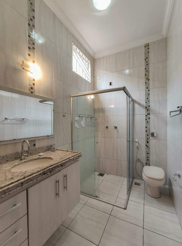 Casa Residencial para aluguel no bairro Parque Residencial Aeroporto: WC suíte