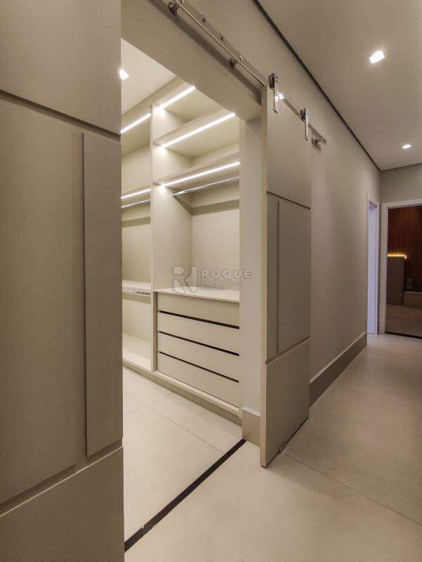 Casa em condomínio à venda no bairro Residencial Greville: CLOSET SUÍTE MASTER