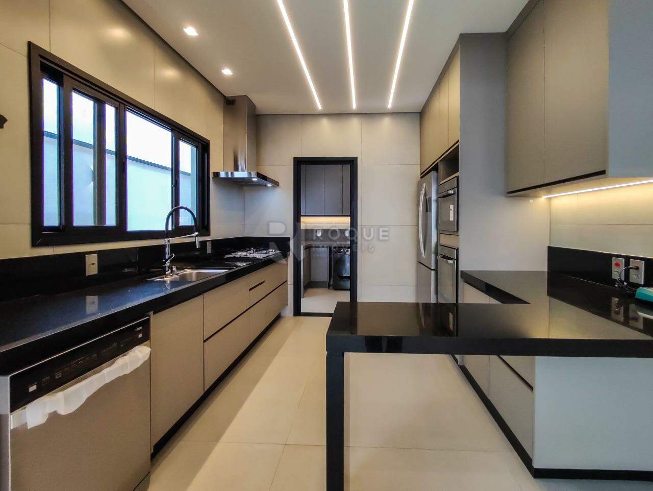 Casa em condomínio à venda no bairro Residencial Greville: COZINHA