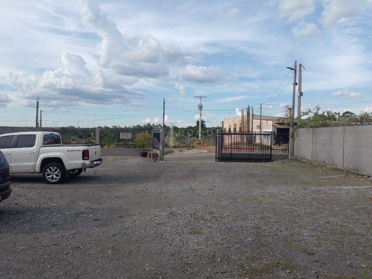 Salão para aluguel no bairro Bairro dos Loiolas: Estacionamento