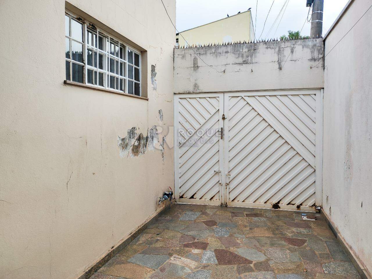 Casa Residencial à venda no bairro Vila Castelar: GARAGEM