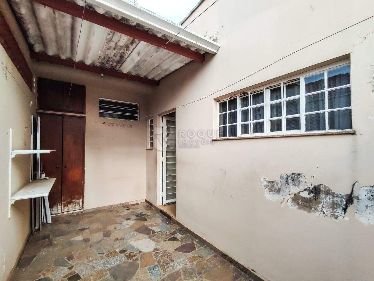 Casa Residencial à venda no bairro Vila Castelar: QUINTAL