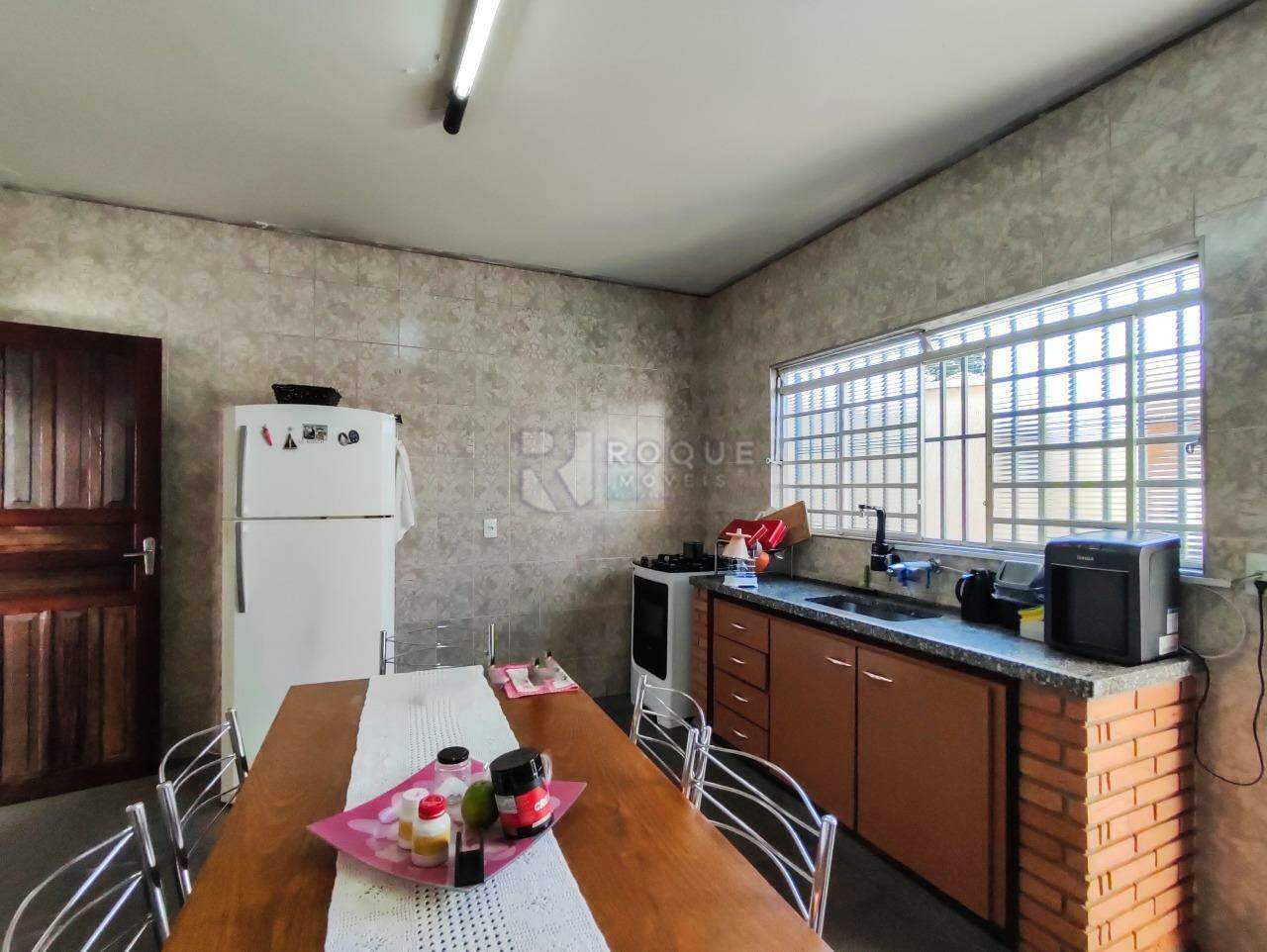 Casa Residencial à venda no bairro Vila Queiroz: COZINHA CASA 1