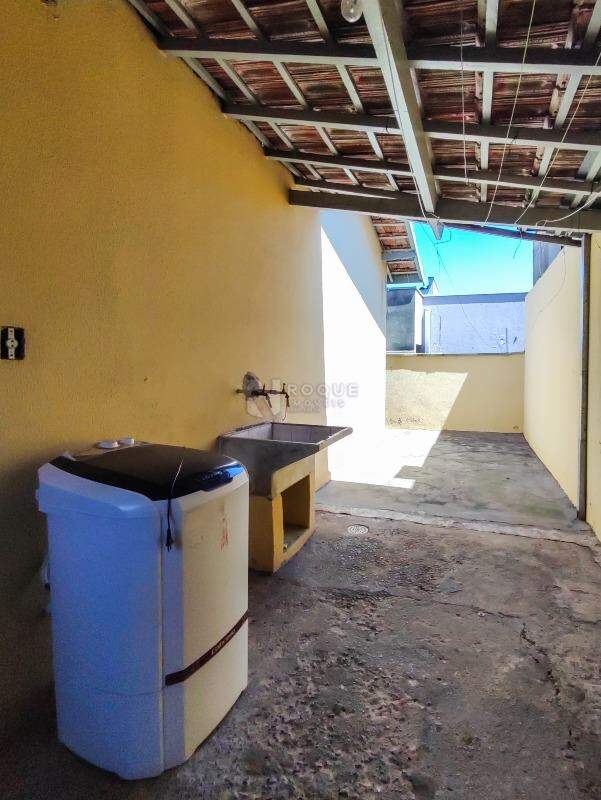Casa Residencial à venda no bairro Vila Queiroz: LAVANDERIA CASA 3