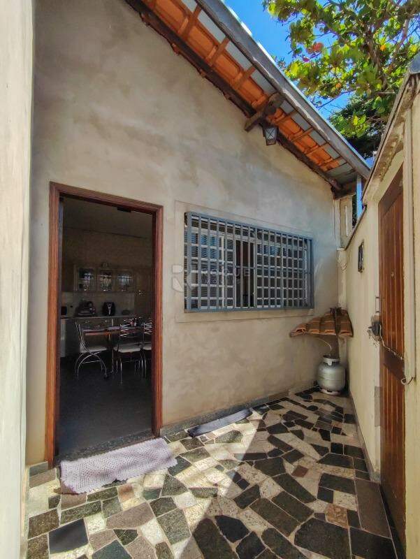 Casa Residencial à venda no bairro Vila Queiroz: FRENTE CASA 1