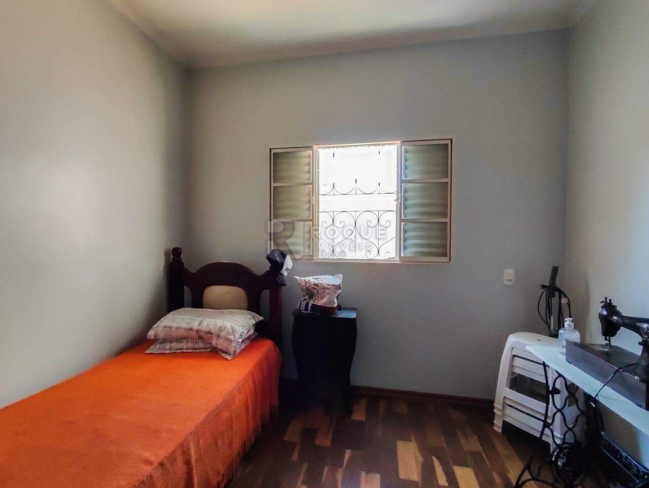 Casa Residencial à venda no bairro Vila Queiroz: DORMITÓRIO 1 CASA 1