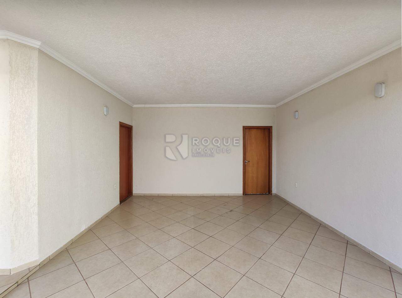 Casa Residencial para aluguel no bairro Jardim Ouro Verde: Garagem