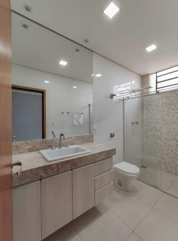 Casa Residencial para aluguel no bairro Jardim Ouro Verde: WC suíte