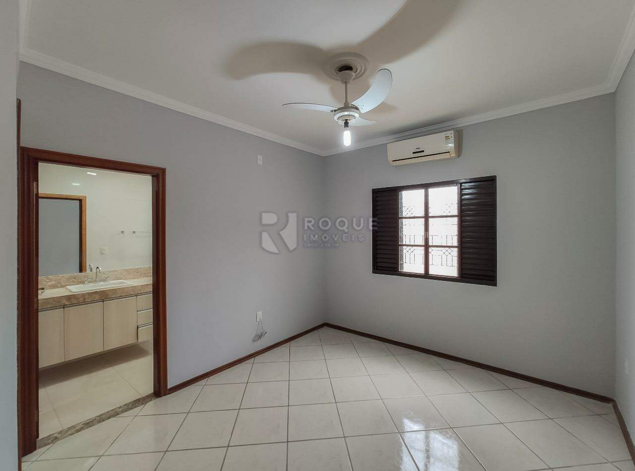 Casa Residencial para aluguel no bairro Jardim Ouro Verde: Dormitório 3 suíte