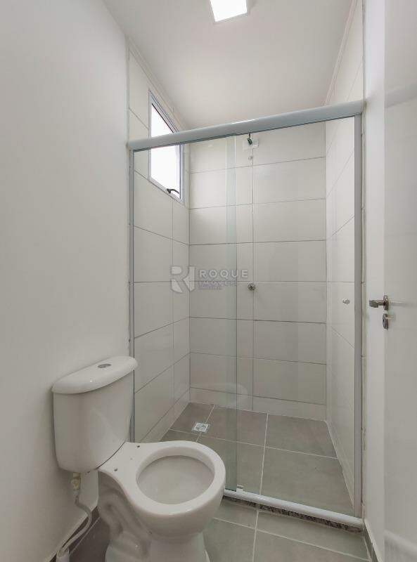 Apartamento para aluguel no bairro Vale das Esmeraldas: WC suíte 