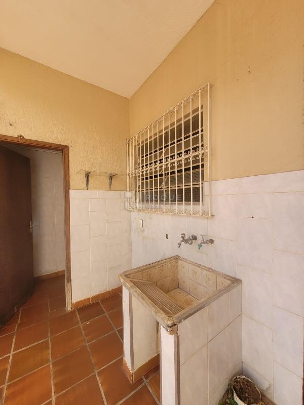 Casa Residencial à venda no bairro Centro: Lavanderia