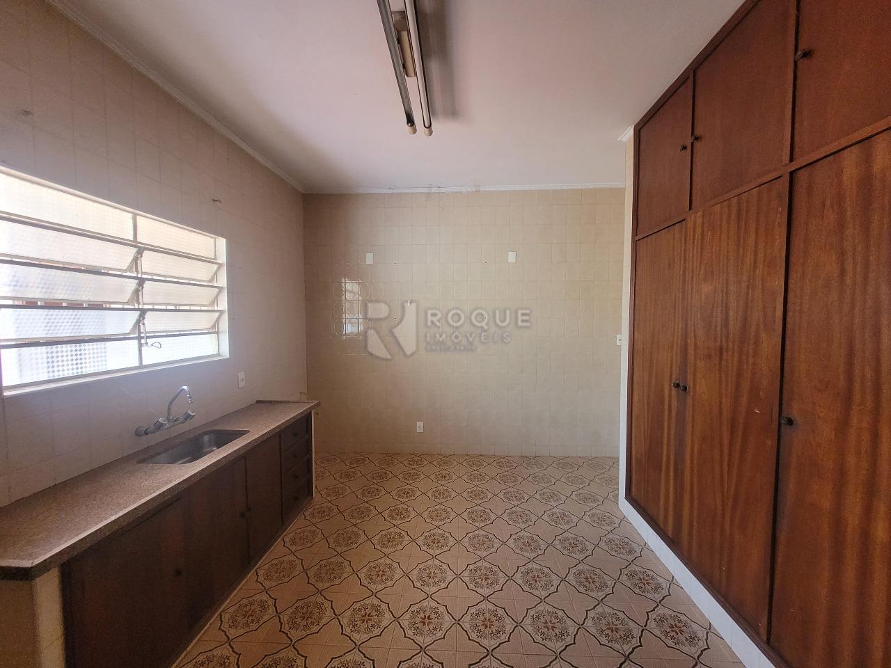 Casa Residencial à venda no bairro Centro: Cozinha