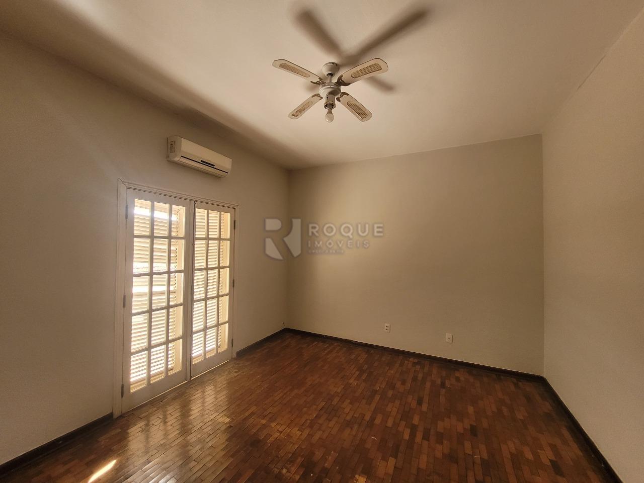 Casa Residencial à venda no bairro Centro: Dormitório 2