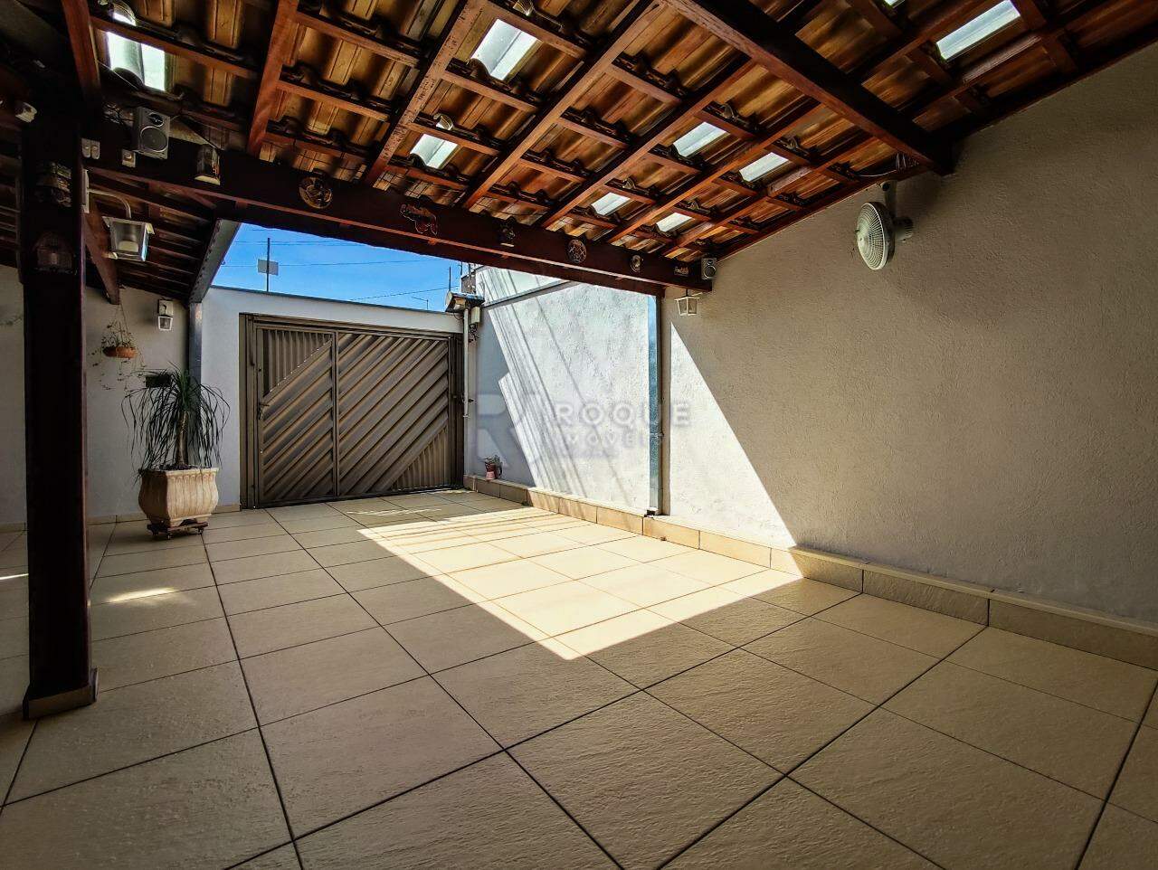 Casa Residencial à venda no bairro Residencial Fenix: GARAGEM