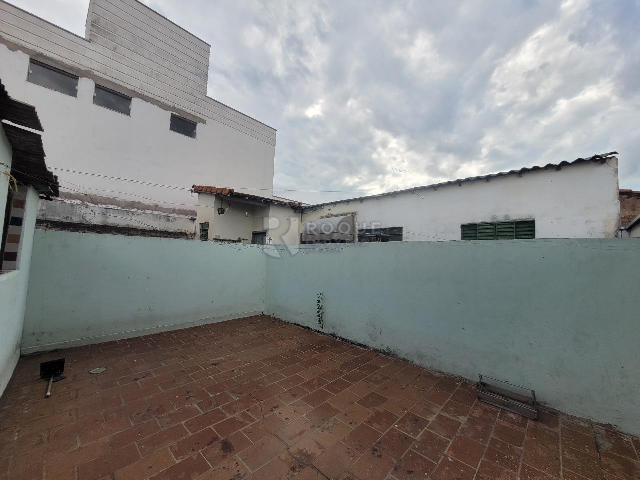 Casa Residencial para aluguel no bairro Cidade Jardim: Fundos