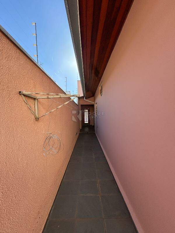Casa Residencial para aluguel no bairro Jardim Santo André: Corredor 2