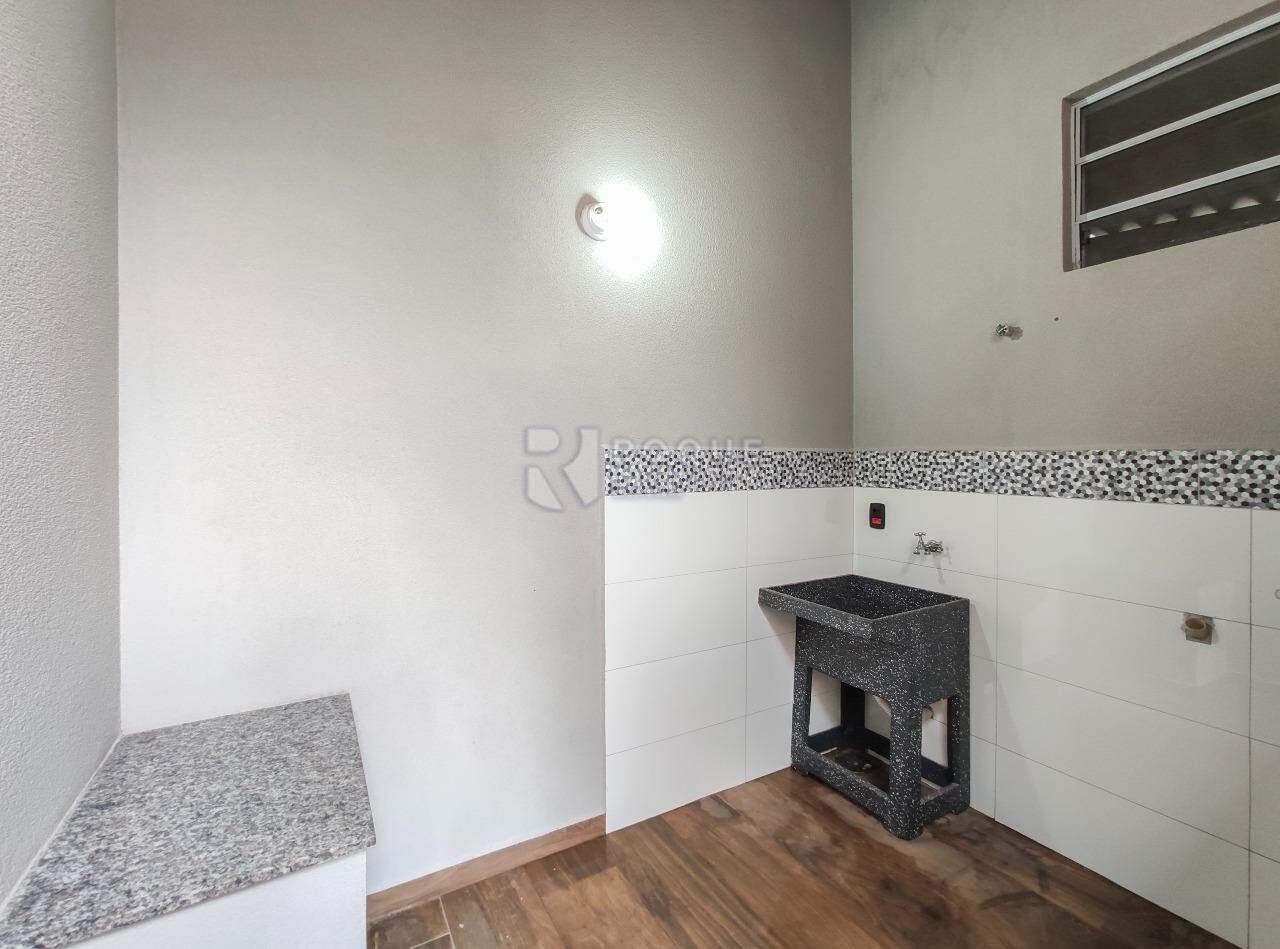 Casa Residencial para aluguel no bairro Jardim Santa Adélia: Área de serviço 