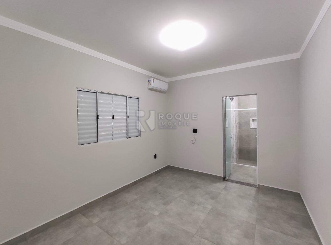 Casa Residencial para aluguel no bairro Jardim Santa Adélia: Dormitório 2 suíte