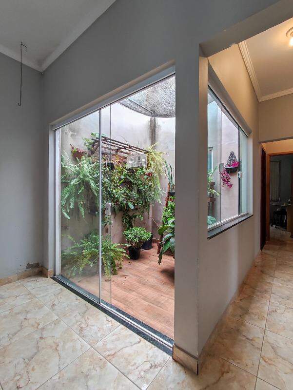 Casa Residencial à venda no bairro Parque Pompeo: JARDIM DE INVERNO