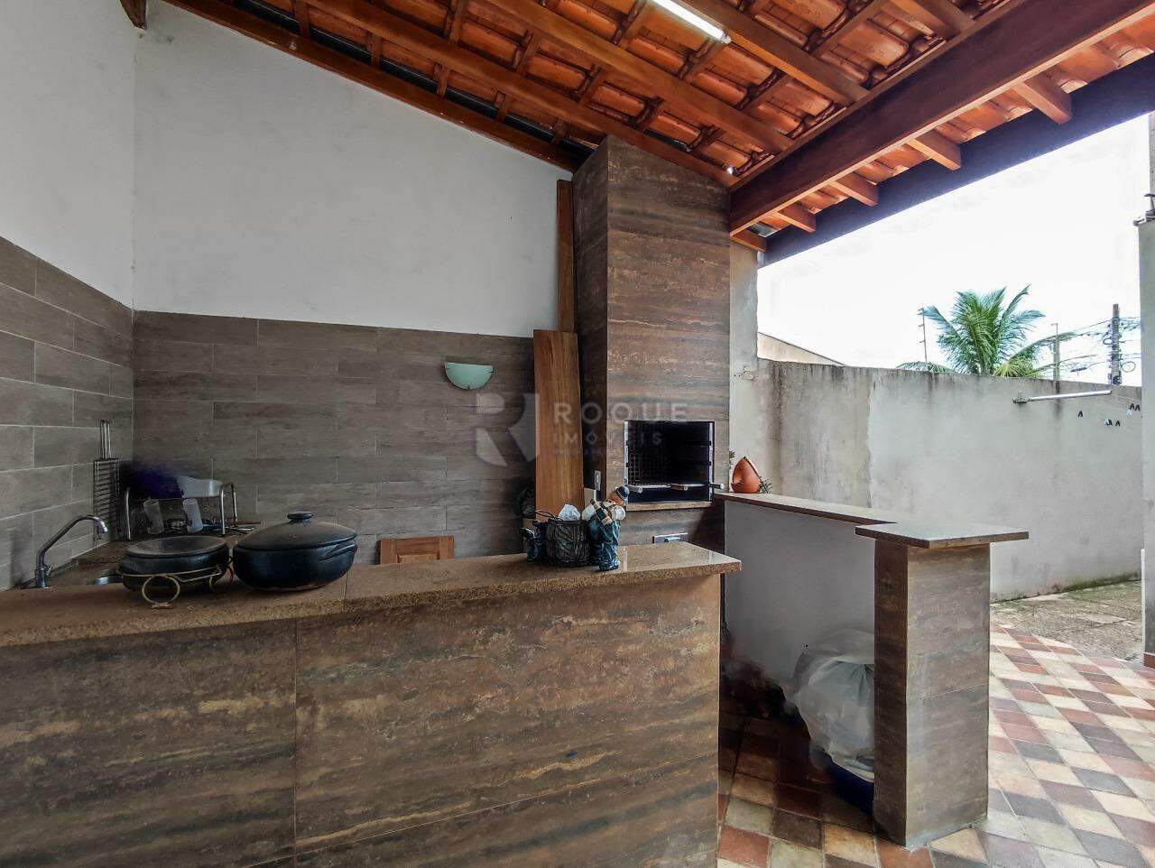 Casa Residencial à venda no bairro Parque Pompeo: CHURRASQUEIRA
