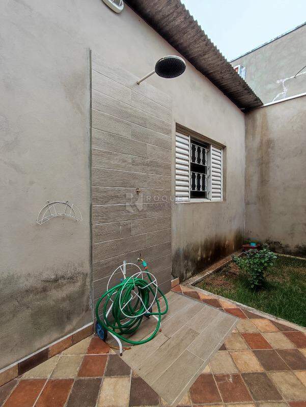 Casa Residencial à venda no bairro Parque Pompeo: DUCHA