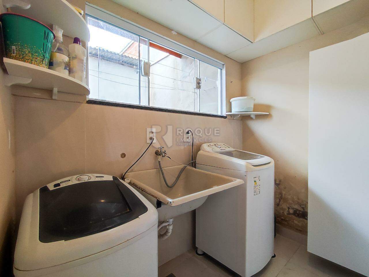Casa Residencial à venda no bairro Parque Pompeo: LAVANDERIA