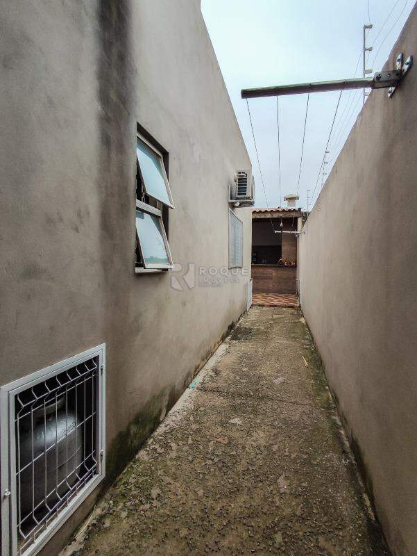 Casa Residencial à venda no bairro Parque Pompeo: ÁREA DE VARAL