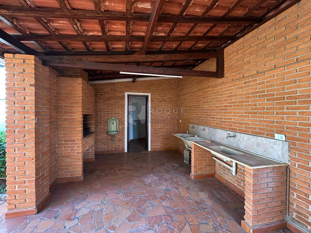 Casa Residencial para aluguel no bairro Centro: Churrasqueira fundo 