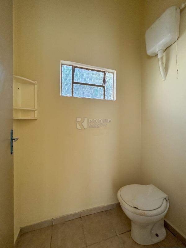 Casa Residencial para aluguel no bairro Centro: WC social 