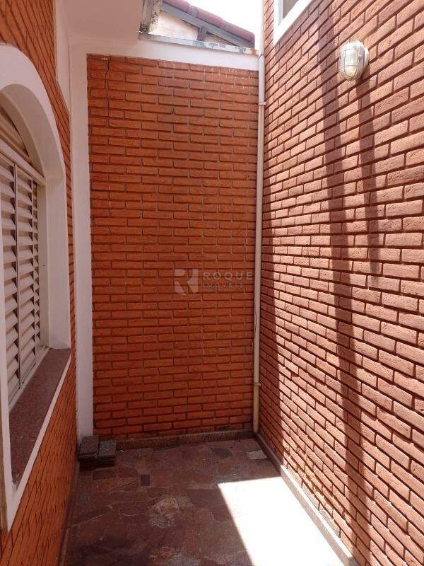 Casa Residencial para aluguel no bairro Jardim Ouro Verde: Jardim de inverno