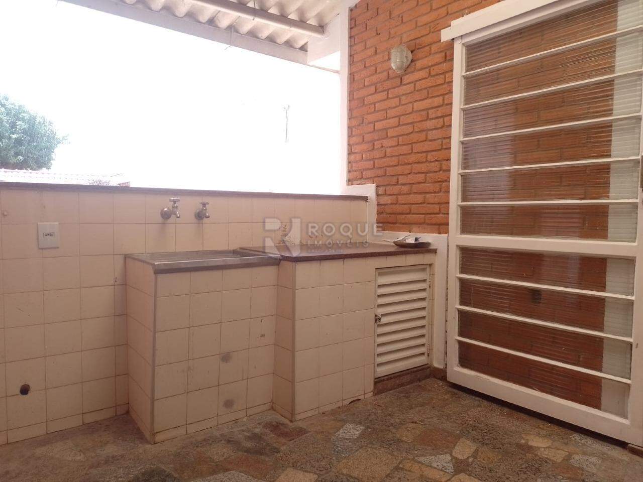 Casa Residencial para aluguel no bairro Jardim Ouro Verde: Área de serviço